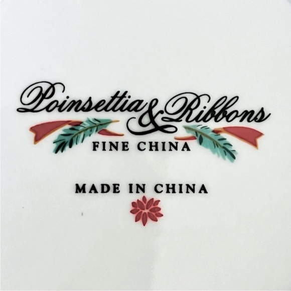 VTG Christmas Dinner Plates, Set of 4, Poinsettia & Ribbons pattern, fine China - Picture 2 of 3